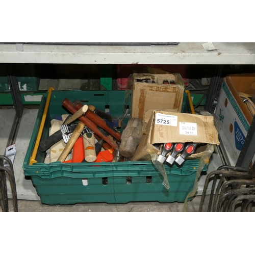 5725 - A quantity of various hammers. Contents of 1 shelf