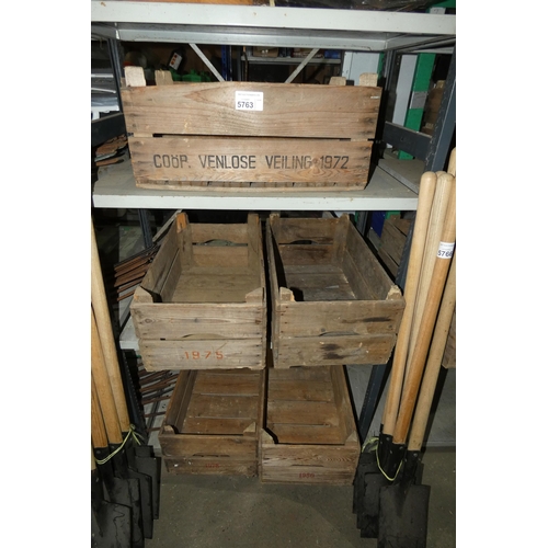 5763 - 5 x vintage wooden boxes / crates