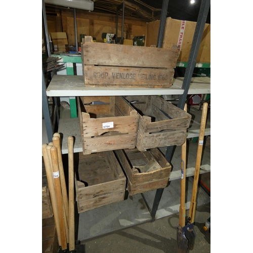 5764 - 5 x vintage wooden boxes / crates