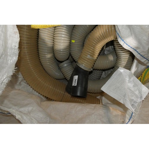 5306 - A dumpy bag containing a quantity of flexible dust extraction hoses and 1 x dust attachment to suit ... 