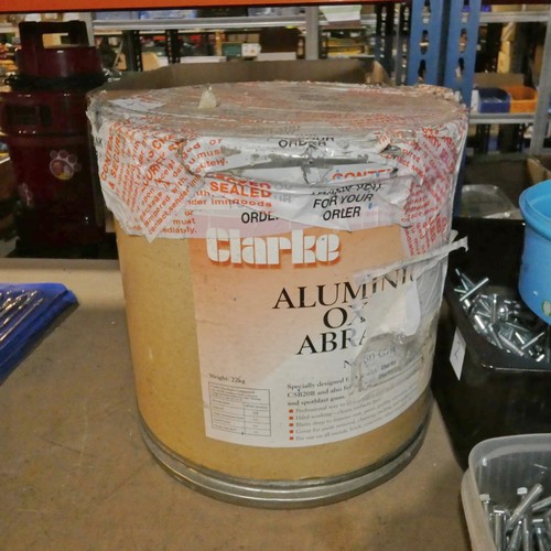 5412 - 1 x tub of Clarke aluminium oxide abrasive 60 Grit - This is a 22kg tub which has been opened but no... 