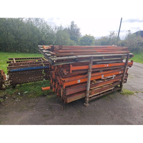 6201 - A run of 9 bays of pallet racking, approx 3 lifts per bay. Comprising of 10 x uprights (each measuri... 