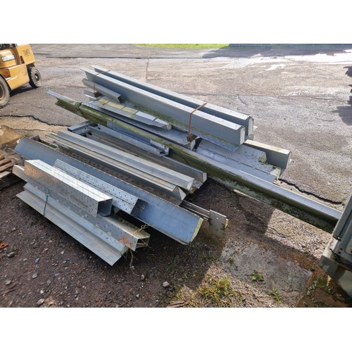 6202 - 2 x pallets containing a quantity of various metal lintels, sizes vary up to approx 400 cm long