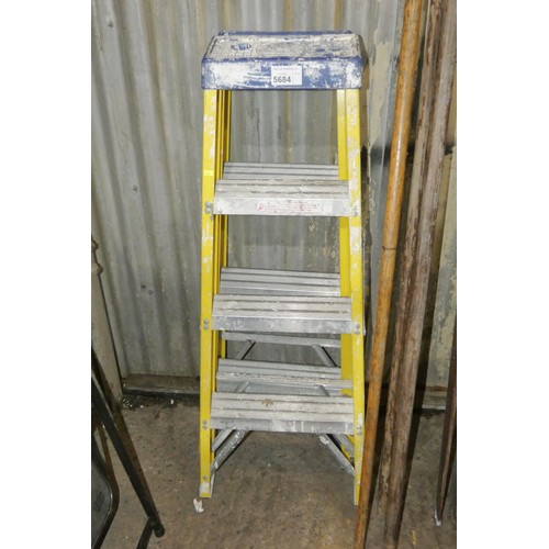 5684 - 2 x yellow fibreglass /aluminium folding step ladders (both 3 tread)