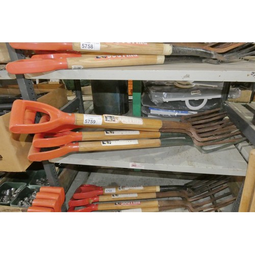 5759 - 5 x Bulldog wood / metal forks with orange plastic handles