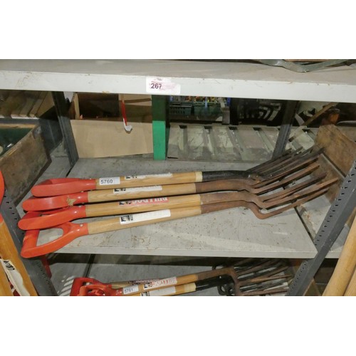 5760 - 5 x Bulldog wood / metal forks with orange plastic handles