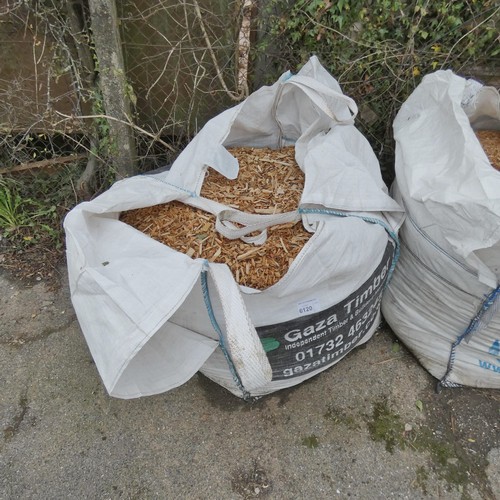 6120 - 1 x dumpy bag containing a quantity of wood mulch