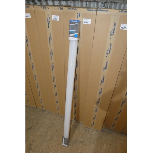 5836 - 1 box containing 12 x Megaman Malo LED batten lights 3000k / 240v / 1500mm long