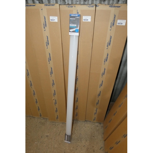 5838 - 1 box containing 12 x Megaman Malo LED batten lights 3000k / 240v / 1500mm long