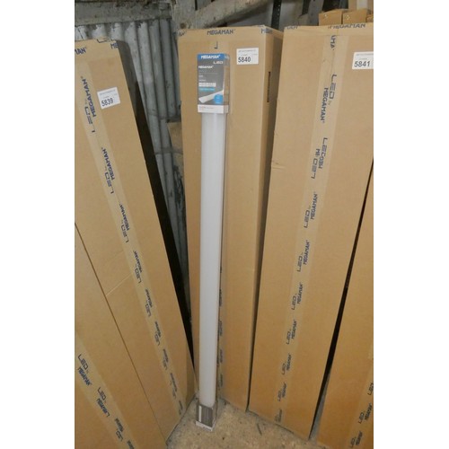 5840 - 1 box containing 12 x Megaman Malo LED batten lights 3000k / 240v / 1500mm long