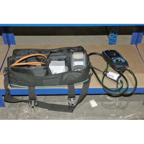 5916 - 1 x Kane 458S flue gas analyser supplied with a soft carry bag and a quantity of various accessories... 