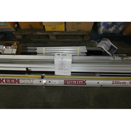 5869 - 1 x Keencut SteelTrak 250 vertical sheet material cutter 250cm / 98 inch. Will cut sheet materials u... 