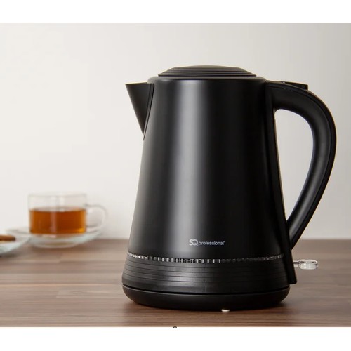 261 - 1 x Eleganto electric kettle 240v and 1 x Prima whistling kettle