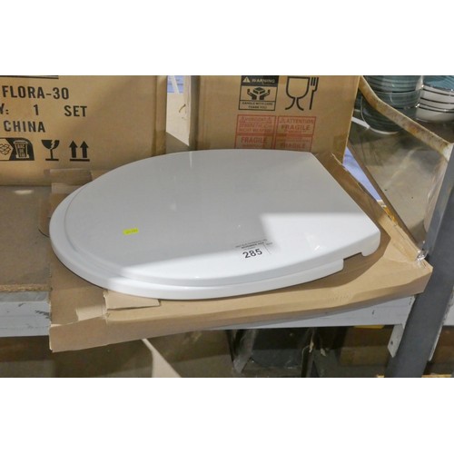 285 - 1 x white plastic toilet seat