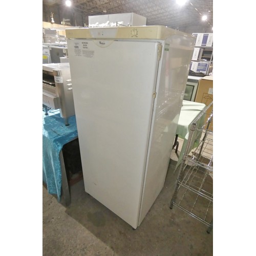 1095 - A 3/4 height fridge by Whirlpool, ideal for garage or shed (Trade)