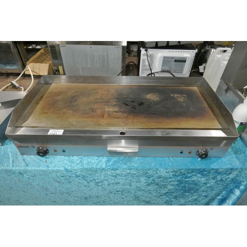 1141 - A large commercial stainless steel griddle by Infernus type INEG-100 240v - trade