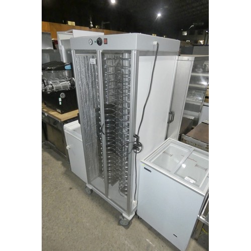 1165 - A mobile commercial heated meal display unit by Forcar type CA1440AC, room for 96 plates - Requires ... 