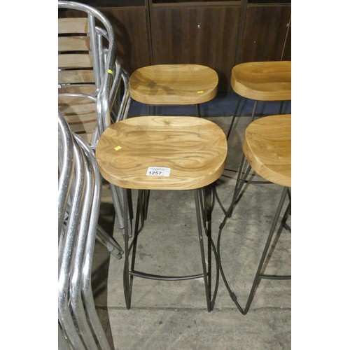 1257 - 2 x tall metal framed wooden stools