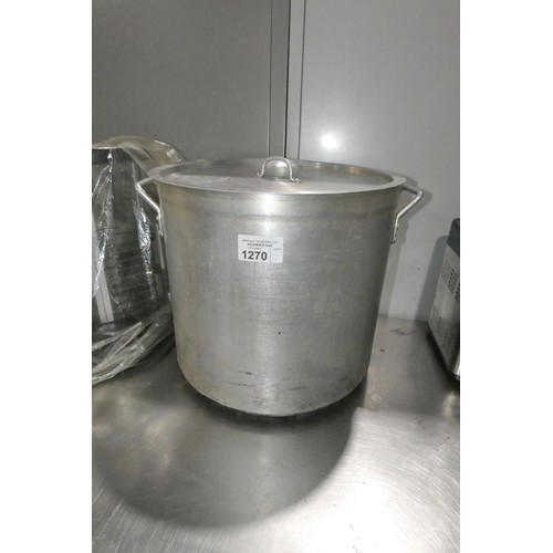 1270 - A large cooking pot with lid 44cm