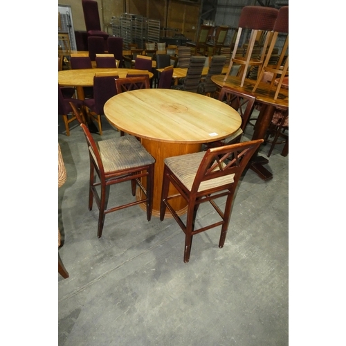 1331 - A tall round 120cm wooden restaurant/pub type table with 4 upholstered tall dining stools with back ... 