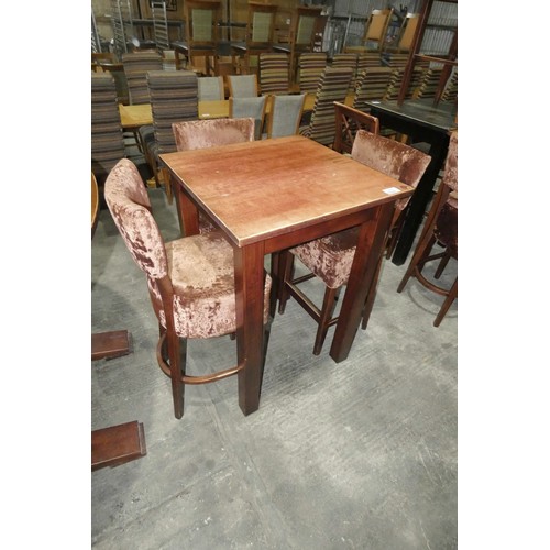 1333 - A tall square wooden restaurant/pub type table with 3 upholstered tall dining stools with back rests