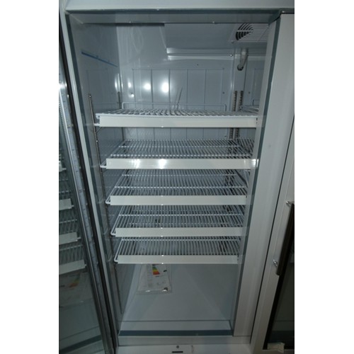 1175 - A commercial double door display fridge by Polae type GH507-02 approx 140x200x73cm - trade - Tested ... 