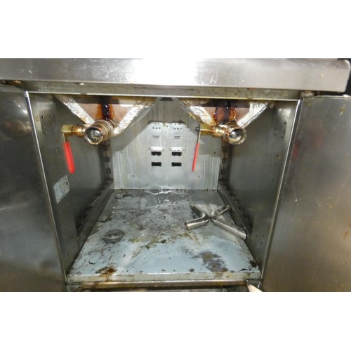 1185 - A commercial stainless steel twin basket deep fryer by Lincat, 3 phase - trade