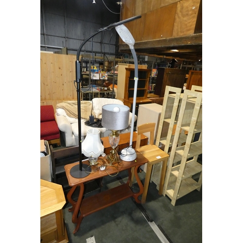 2170 - 2 x floor lamps 240v, 2 x table lamps 240v and 1 x dark wood hall table approx 100cm wide (Trade)  T... 