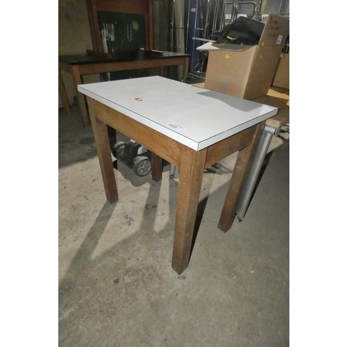 2025 - 1 x small table approx 82 x 54 x 79cm high