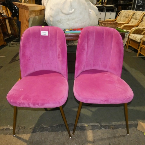 2194 - 2 x pink upholstered bedroom chairs