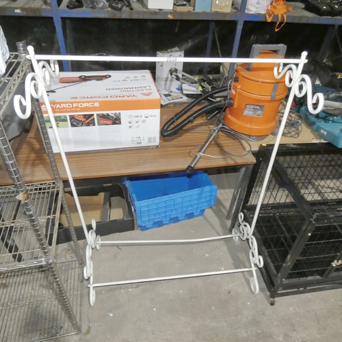 2038 - 1 x white metal clothes rail