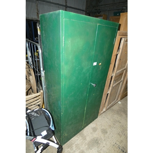 2061 - 1 x green metal two door cabinet approx 92 x 46 x 183cm high - unlocked and no key is included