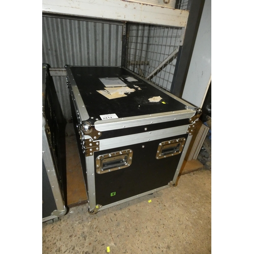 2412 - A mobile rectangular flight case approx 104x54x70cm