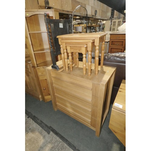 2142 - An Oak chest of 4 drawers approx 91 x 46 x 89cm high, a nest of 3 Pine tables and a small vintage da... 