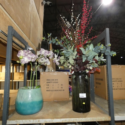 2549 - 2 x artificial plants in vases