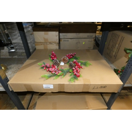 2608 - A box containing 6 decorative Christmas wreaths