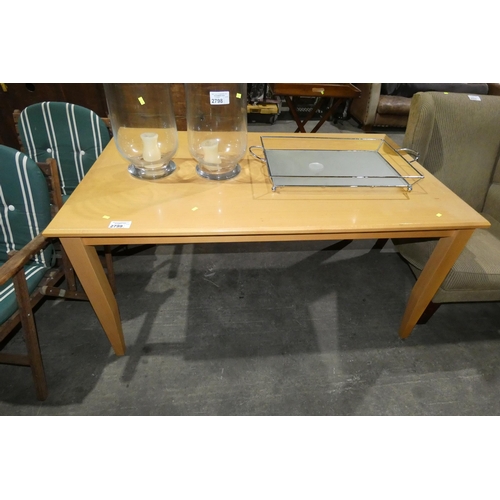 2799 - A rectangular light wood dining table approx 150x90cm