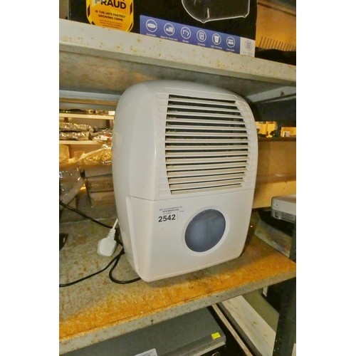 2542 - A small portable dehumidifier by Challenge type MDT-120MN3 - trade