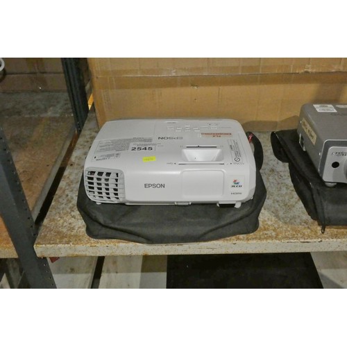 2545 - An Epson HDMI projector type H694B with case - trade