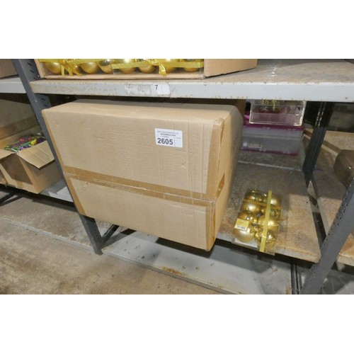 2605 - A box containing 48 packets of 8 gold baubles (approx 380)