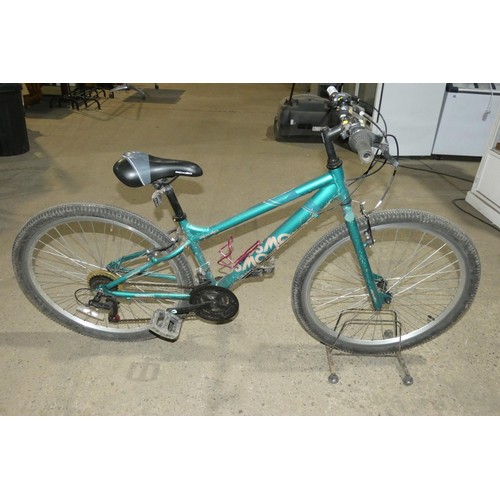 2102 - 1 x Apollo Cosmo mountain bike