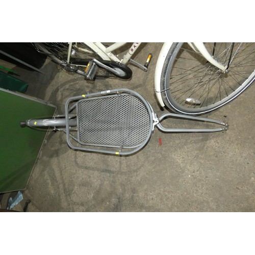 2108 - 1 x tow behind single wheel bicycle trailer