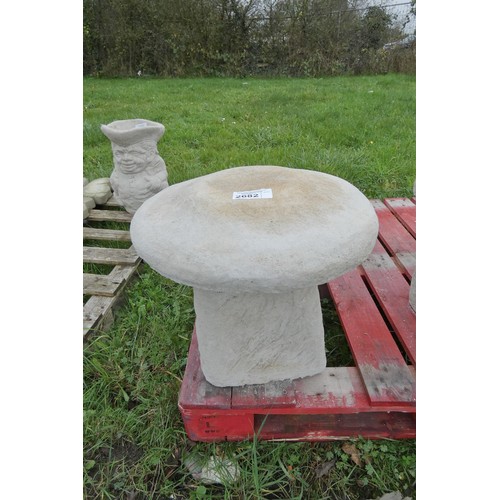 2682 - A large 2 piece concrete staddle stone