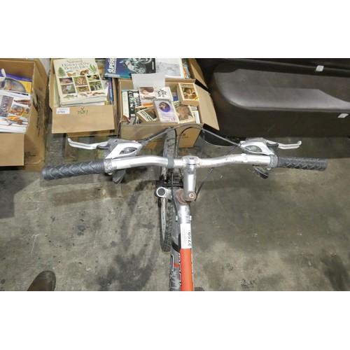 2759 - A mountain bike by Falcon type Montana 26 inch wheels