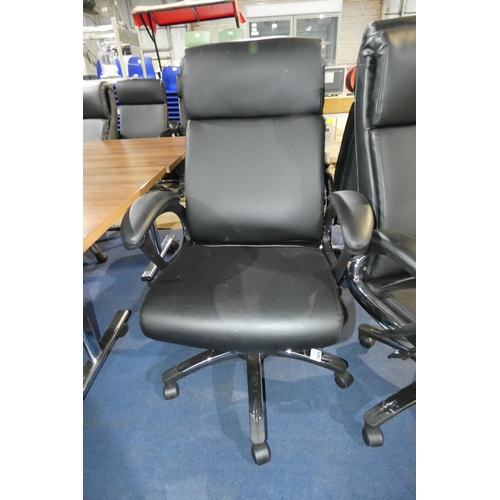 1409 - 1 x Dynamic black upholstered office swivel chair