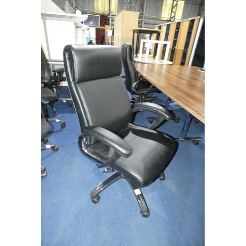 1410 - 1 x Dynamic black upholstered office swivel chair