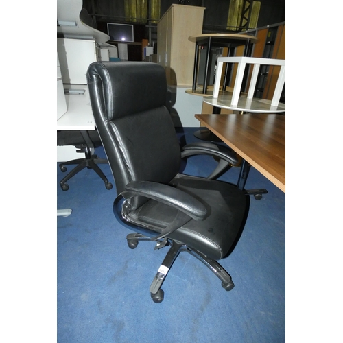 1411 - 1 x Dynamic black upholstered office swivel chair