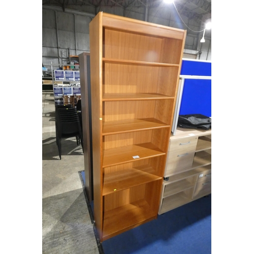 1426 - 1 x wood effect shelf unit approx 75 x 30 x 214cm high