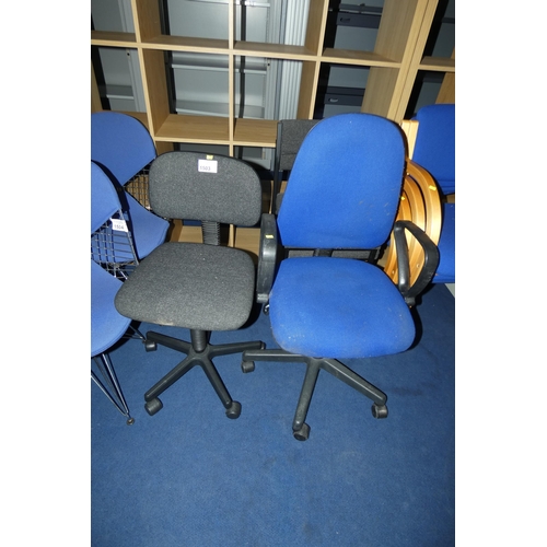 1503 - 1 x black upholstered office swivel chair