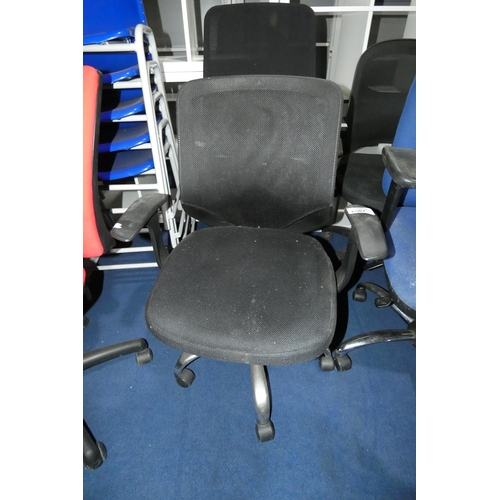 1507 - 1 x black upholstered office swivel chair with mesh back